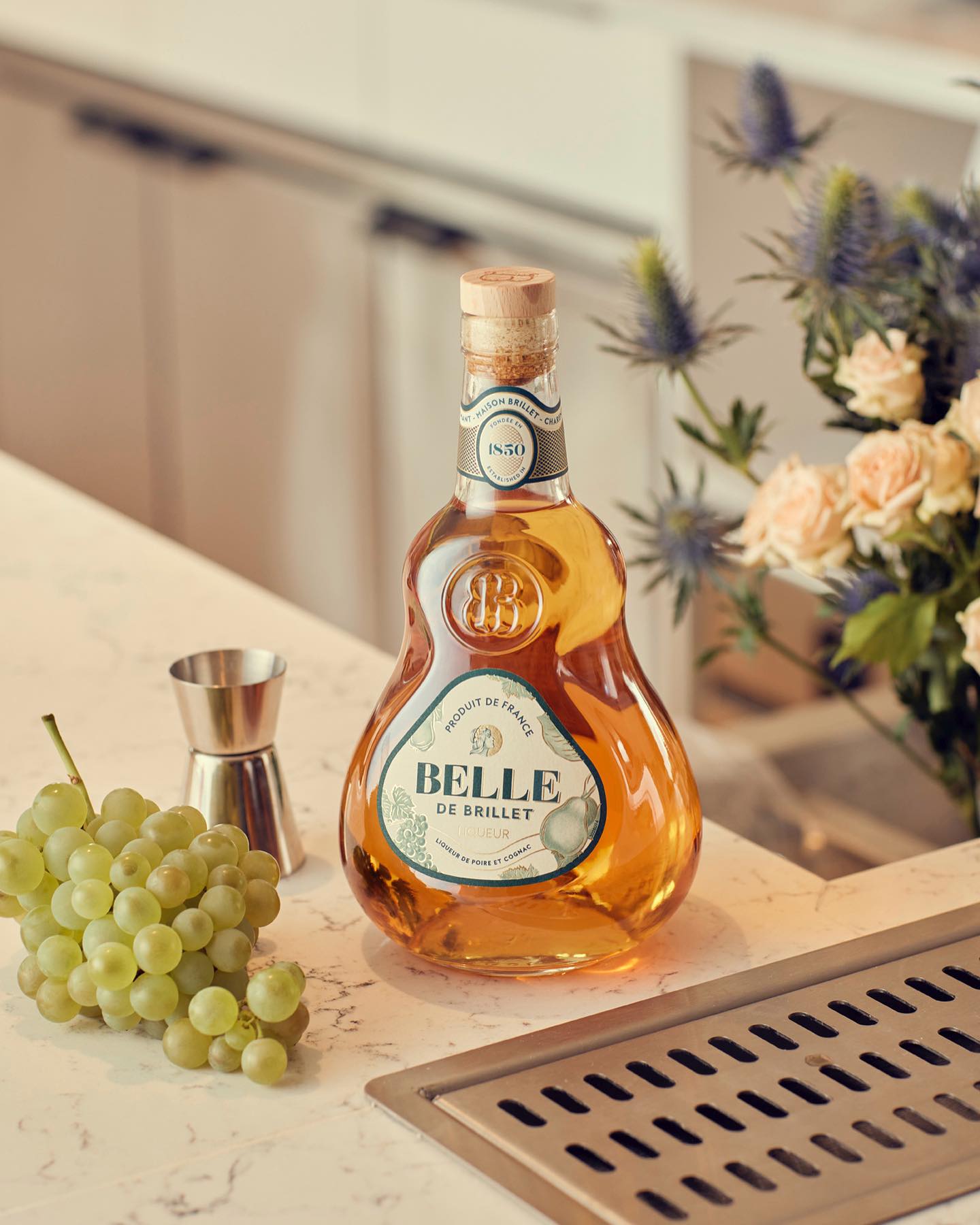 Brillet Liqueur 'Belle de Brillet' Poire William & Cognac 30% 700ml | Liqueurs | Shop online at Spirits of France